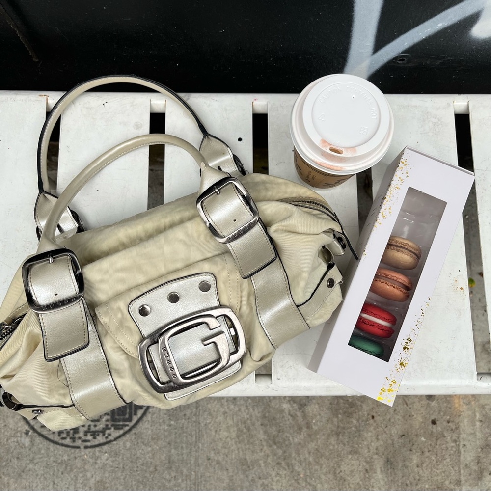 Y2k cream color Guess bag